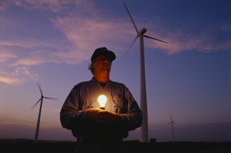 Le label VertVolt garantit aux consommateurs que l’offre verte de leur fournisseur d’électricité l’est vraiment. Crédit photo : Getty Images